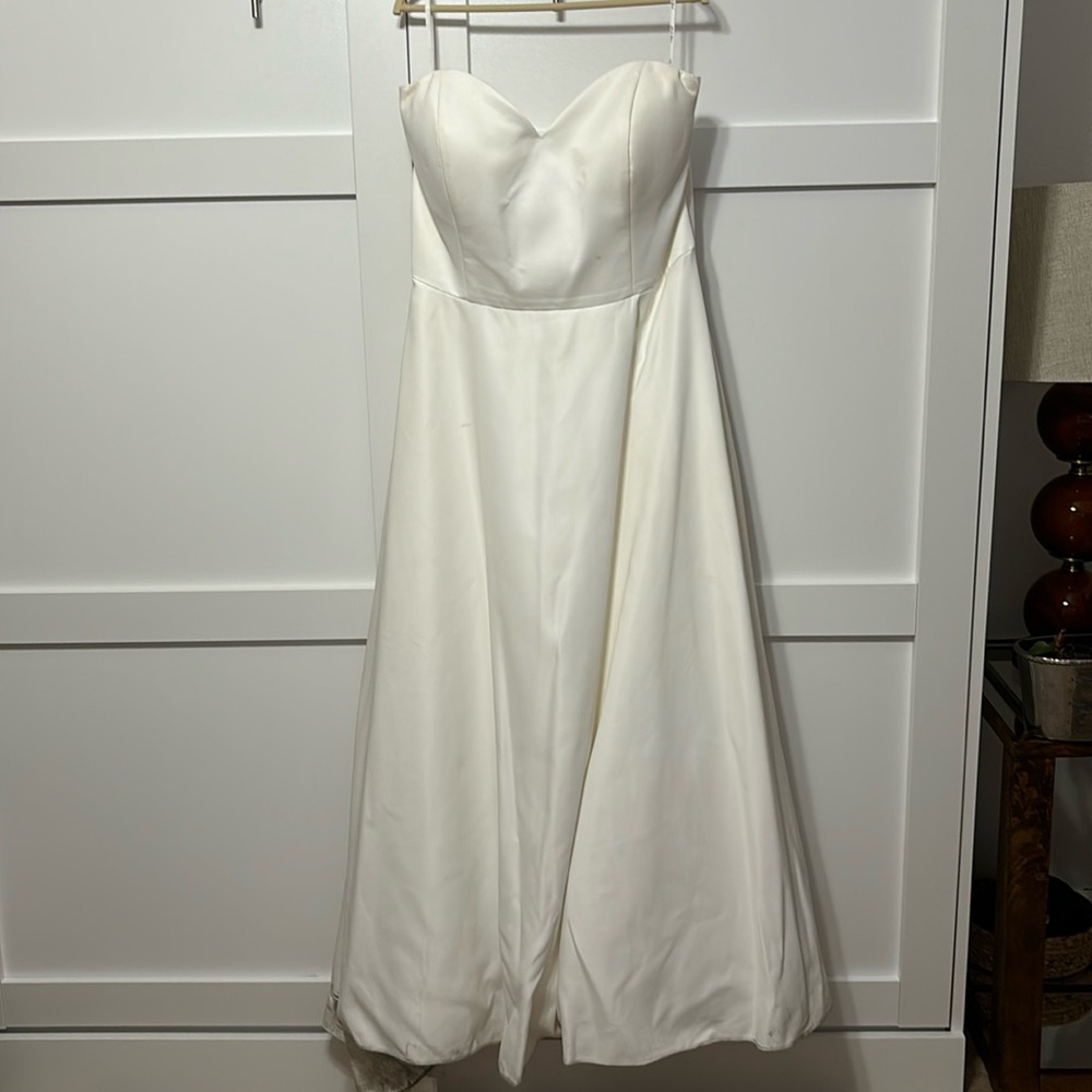 Ivory wedding dress